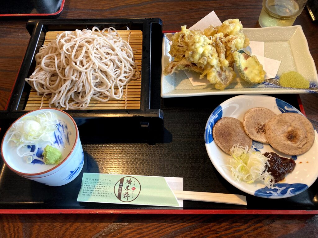 『榑木野-モーニングのもりそば』-松本駅横にあり朝早くからオープンしておりモーニングが食べられるのが特徴