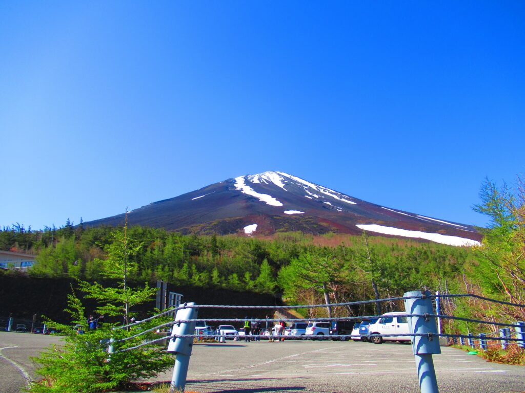 五合目に到着('ω')ノ
富士山もバッチリ👍