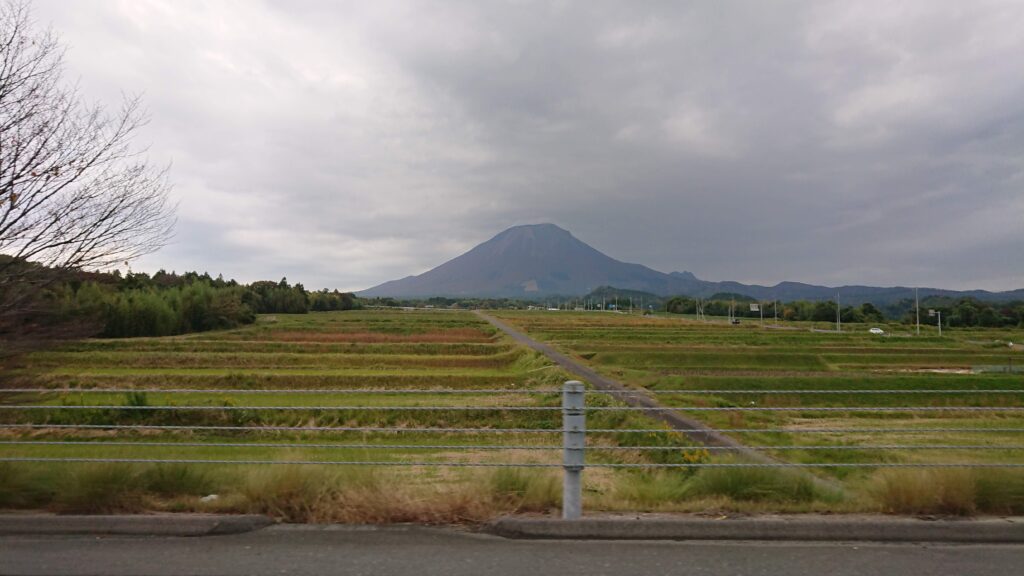 まるで富士山のような大山(西側)　【過去の写真】