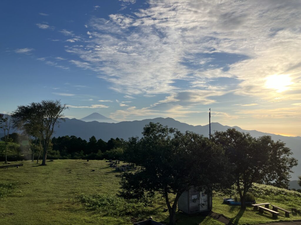 高山の展望台から富士山