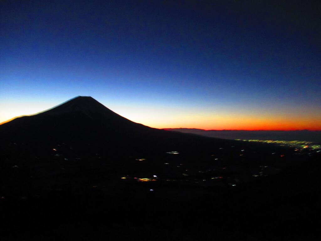 夜明けの富士山
ビーナスベルトが美しい