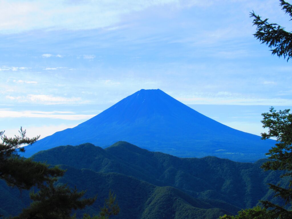 蛾ヶ岳からの見える南側(富士山)