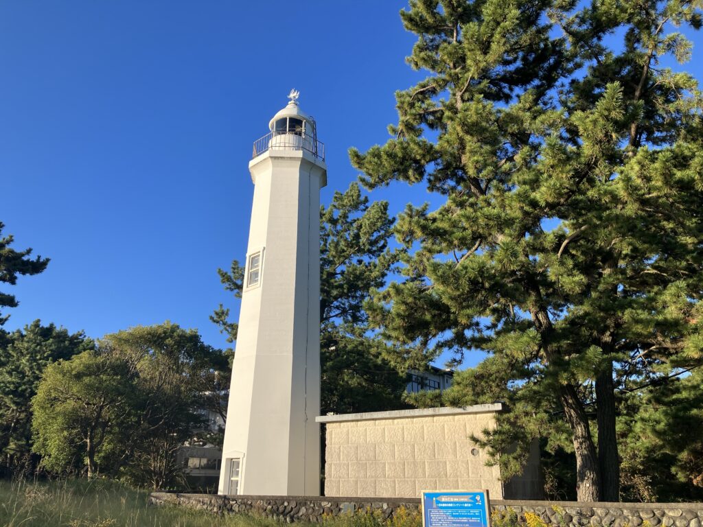 三保の灯台は日本初の鉄筋コンクリート造り