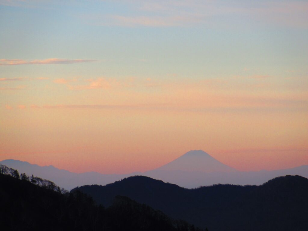 180km以上先に見える富士山が見えました🗻