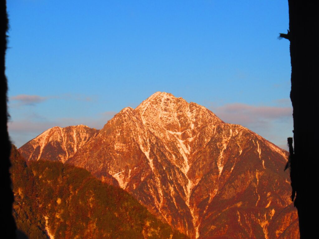 ファンダー越しの一コマ・・・
甲斐駒