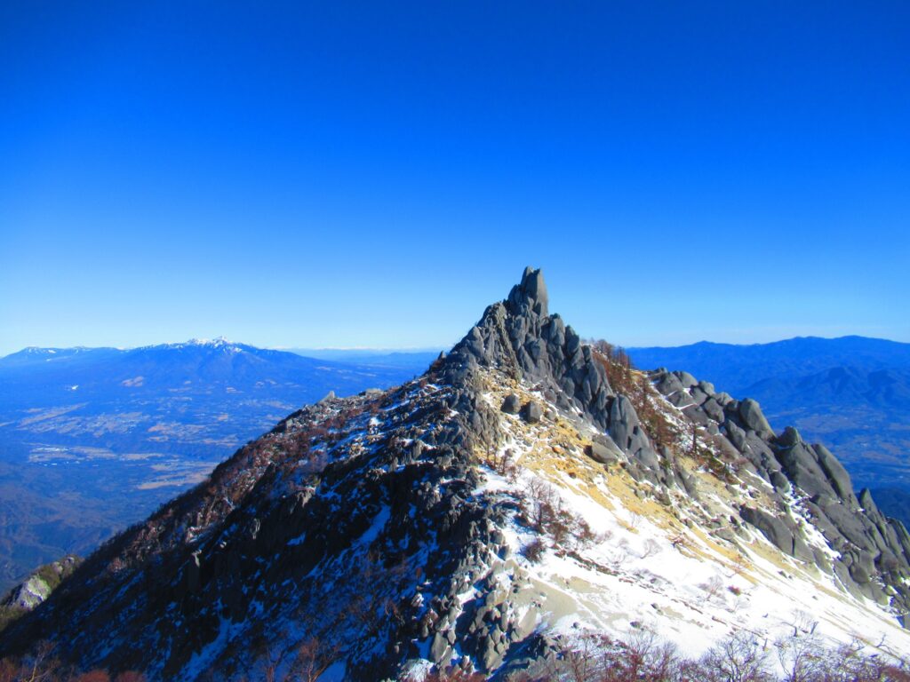 地蔵岳のシンボルオベリスク